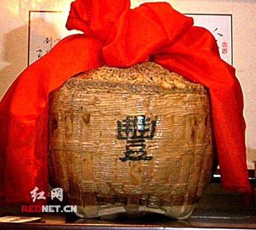 湖南工藝美術(shù)大師胡武強(qiáng)的作品《豐收籮》。