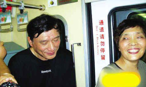 姚明父母擠地鐵看比賽