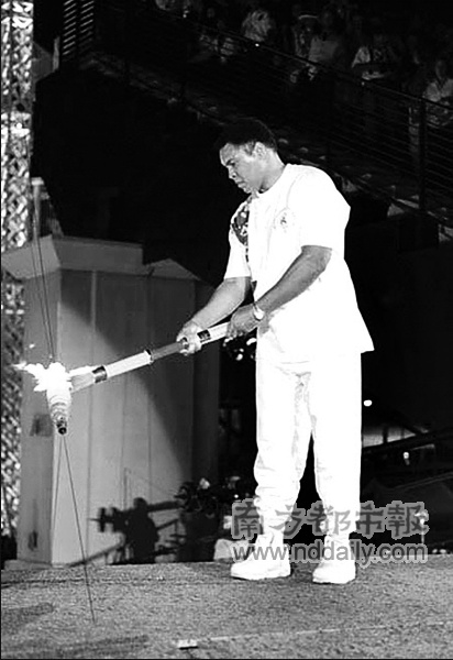 盤點(diǎn)歷屆奧運(yùn)會(huì)點(diǎn)火儀式之最 最感人亞特蘭大