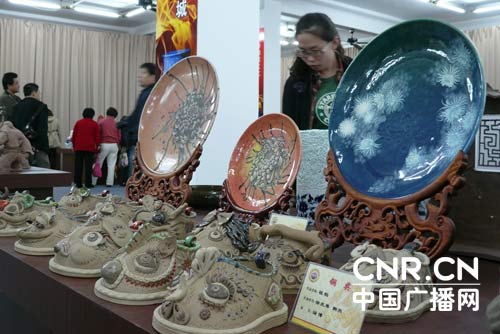 中國陶瓷琉璃藝術大賽在陶琉之都濟南開幕