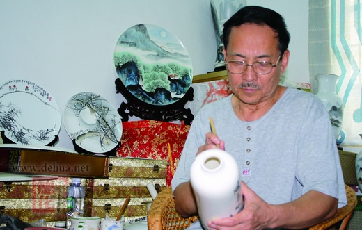 黃聰敏:特立獨行的瓷畫藝術(shù)家