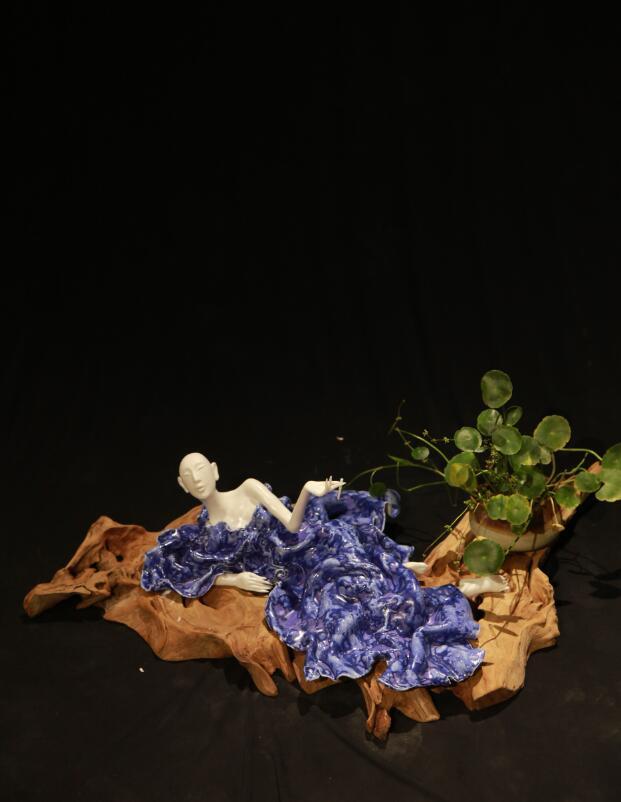 獨(dú)白——吳苗羽陶瓷藝術(shù)作品展在廣州白云機(jī)場(chǎng)開(kāi)幕